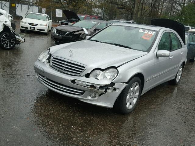 WDBRF61J75A771653 - 2005 MERCEDES-BENZ C 240 SILVER photo 2