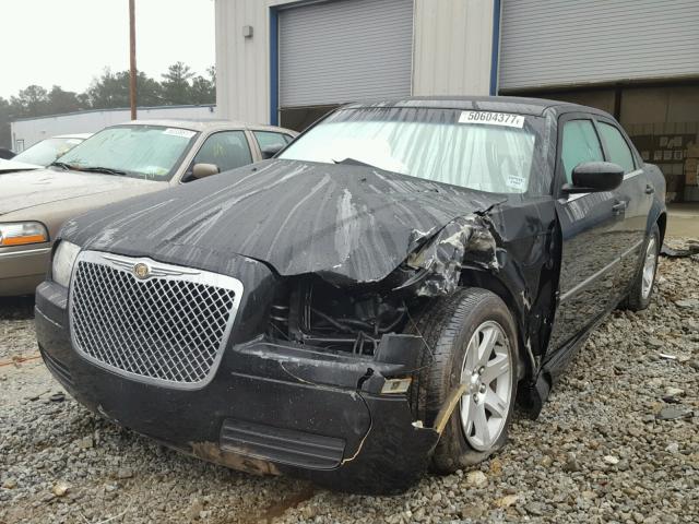 2C3LA43R17H892622 - 2007 CHRYSLER 300 BLACK photo 2