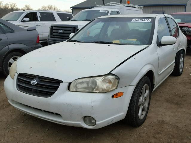 JN1CA31A8YT004958 - 2000 NISSAN MAXIMA GLE WHITE photo 2