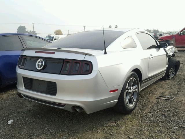 1ZVBP8AM5E5229639 - 2014 FORD MUSTANG SILVER photo 4