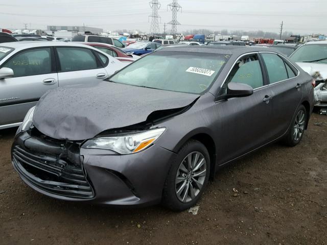 4T1BF1FK4FU887251 - 2015 TOYOTA CAMRY LE GRAY photo 2