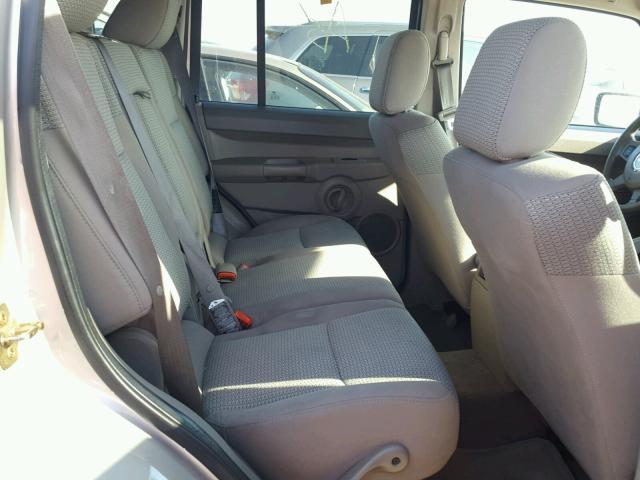 1J8HH48K66C359930 - 2006 JEEP COMMANDER BEIGE photo 6