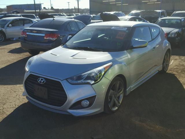 KMHTC6AE3DU107233 - 2013 HYUNDAI VELOSTER T SILVER photo 2