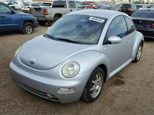 3VWCK21C12M440561 - 2002 VOLKSWAGEN NEW BEETLE 银色 照片 2