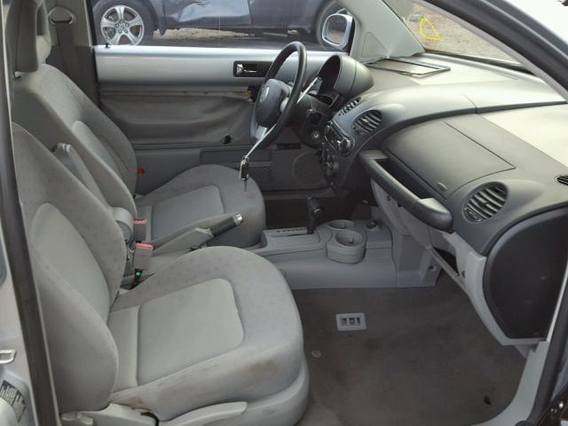 3VWCK21C12M440561 - 2002 VOLKSWAGEN NEW BEETLE 银色 照片 6