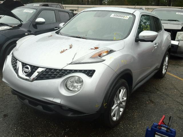 JN8AF5MR8FT508706 - 2015 NISSAN JUKE S SILVER photo 2