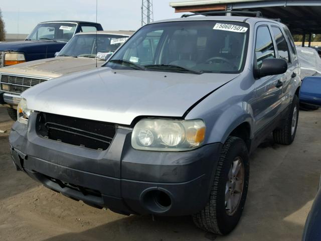 1FMYU03125KA87404 - 2005 FORD ESCAPE XLT GRAY photo 2