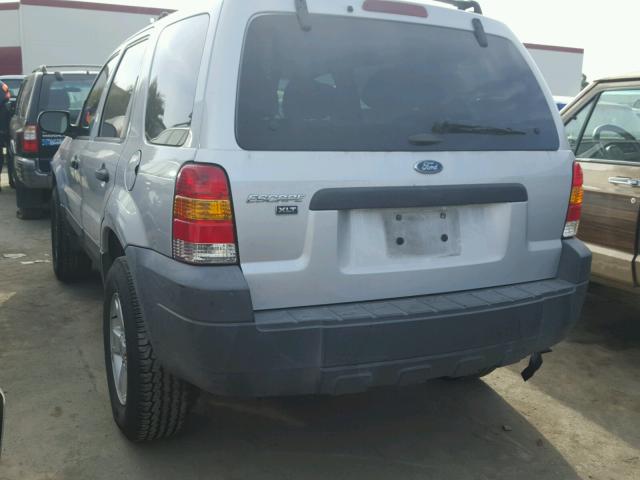 1FMYU03125KA87404 - 2005 FORD ESCAPE XLT GRAY photo 3