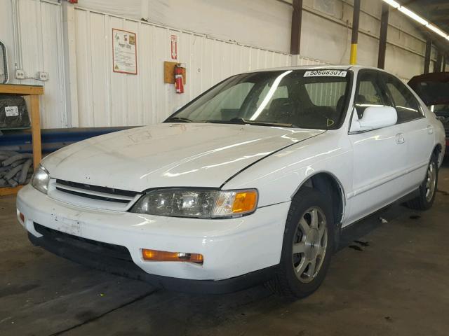 JHMCD5659RC023093 - 1994 HONDA ACCORD EX WHITE photo 2