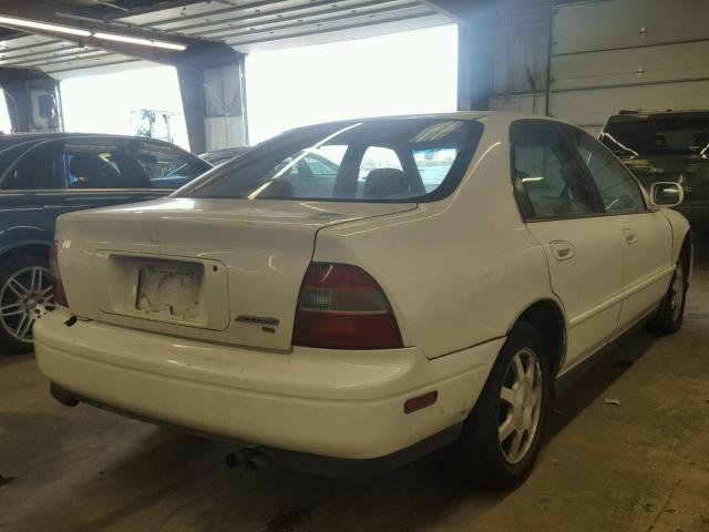 JHMCD5659RC023093 - 1994 HONDA ACCORD EX WHITE photo 4