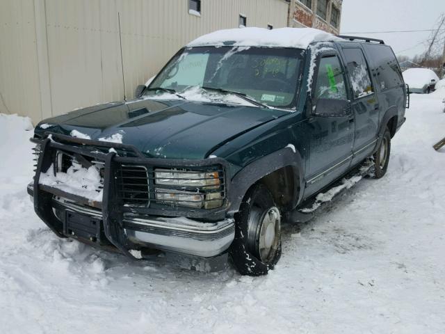 3GKFK16R6VG522431 - 1997 GMC SUBURBAN K GREEN photo 2