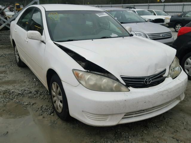 4T1BE32K55U594820 - 2005 TOYOTA CAMRY LE WHITE photo 1