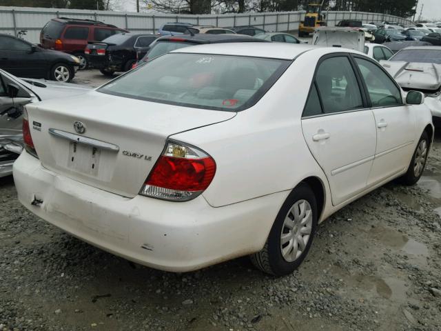 4T1BE32K55U594820 - 2005 TOYOTA CAMRY LE WHITE photo 4