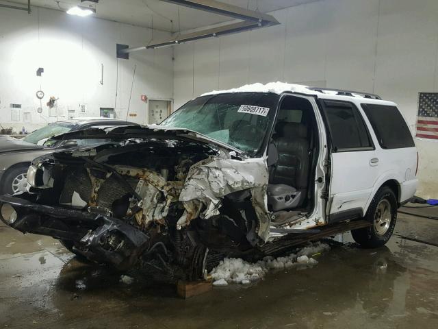 5LMPU28A4XLJ29212 - 1999 LINCOLN NAVIGATOR თეთრი ფოტო 2