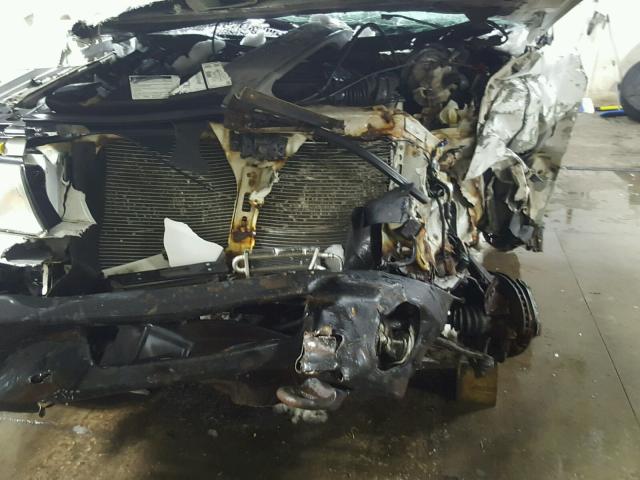 5LMPU28A4XLJ29212 - 1999 LINCOLN NAVIGATOR თეთრი ფოტო 9