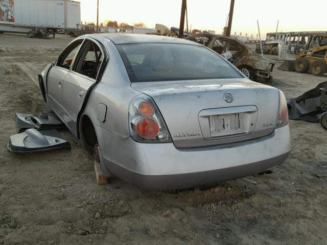 1N4AL11D83C224001 - 2003 NISSAN ALTIMA BAS SILVER photo 3