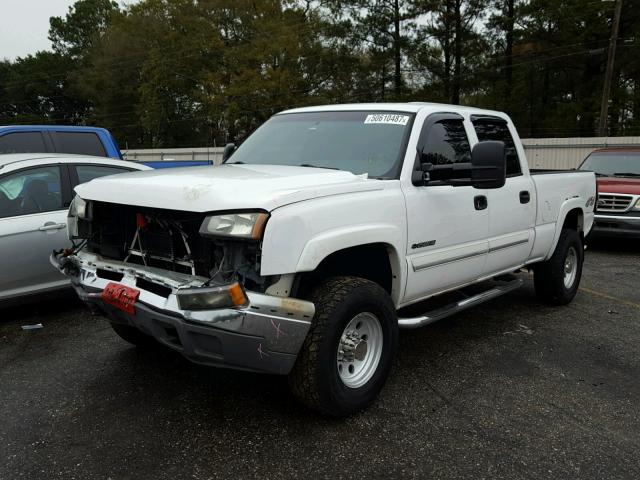 1GCHK23U65F811670 - 2005 CHEVROLET SILVERADO WHITE photo 2