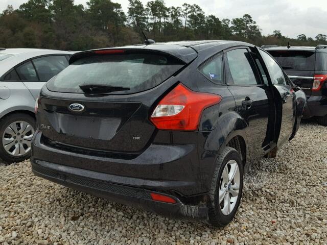 1FAHP3K29CL129488 - 2012 FORD FOCUS SE BLACK photo 4