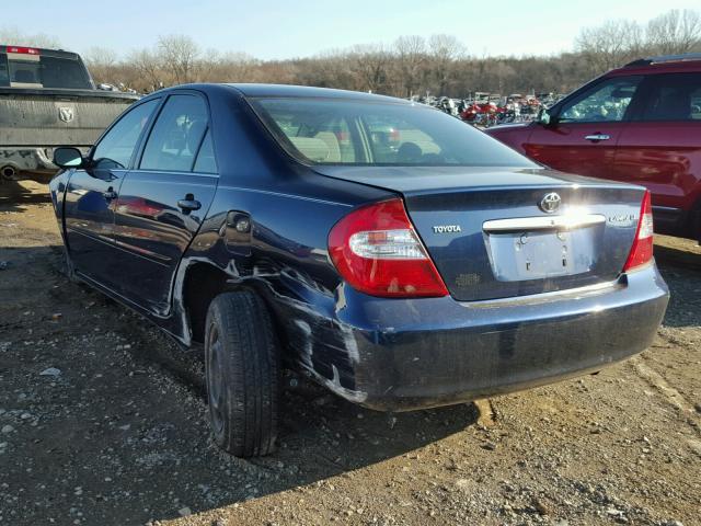 JTDBE32K420138010 - 2002 TOYOTA CAMRY LE BLUE photo 3