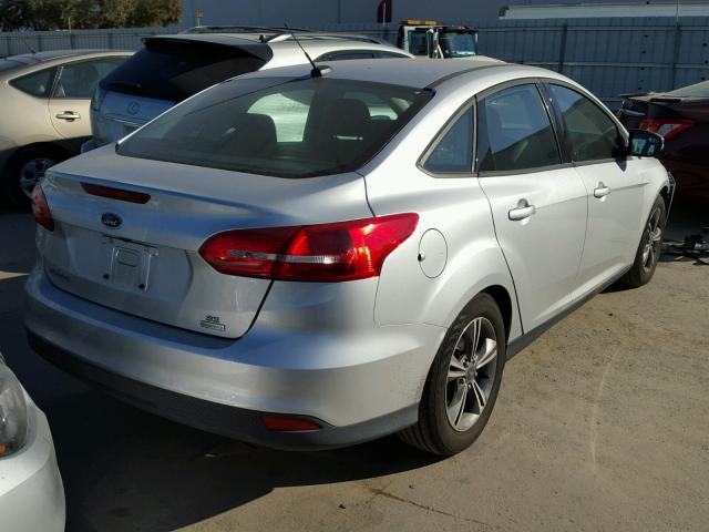 1FADP3FE1GL230596 - 2016 FORD FOCUS SE SILVER photo 4