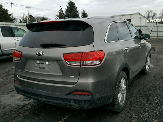 5XYPGDA37HG287742 - 2017 KIA SORENTO LX GRAY photo 4