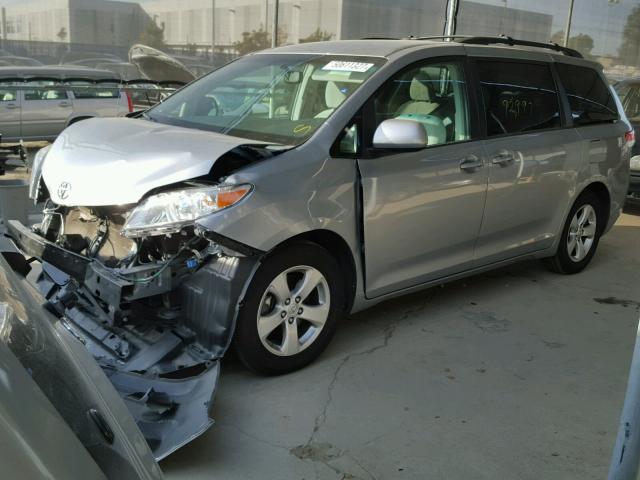 5TDKK3DCXDS359738 - 2013 TOYOTA SIENNA LE SILVER photo 2