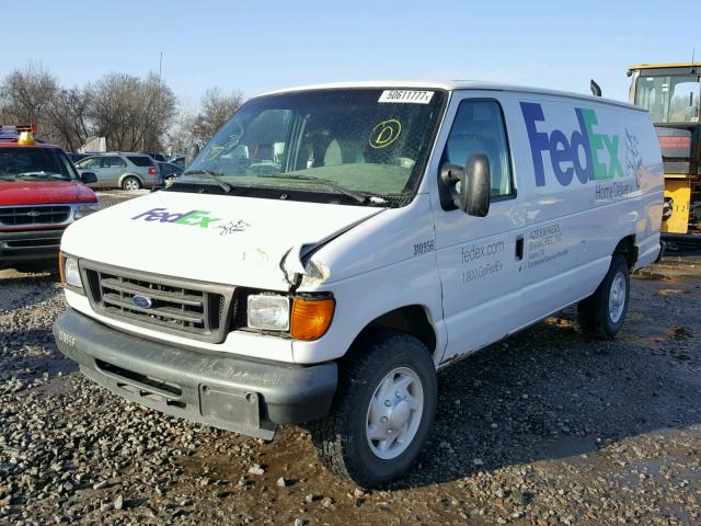 1FTSS34P67DA63456 - 2007 FORD ECONOLINE WHITE photo 2