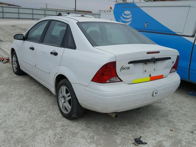 1FAFP34P62W120681 - 2002 FORD FOCUS SE WHITE photo 3