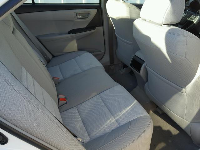 4T1BF1FK0HU268228 - 2017 TOYOTA CAMRY LE თეთრი ფოტო 6
