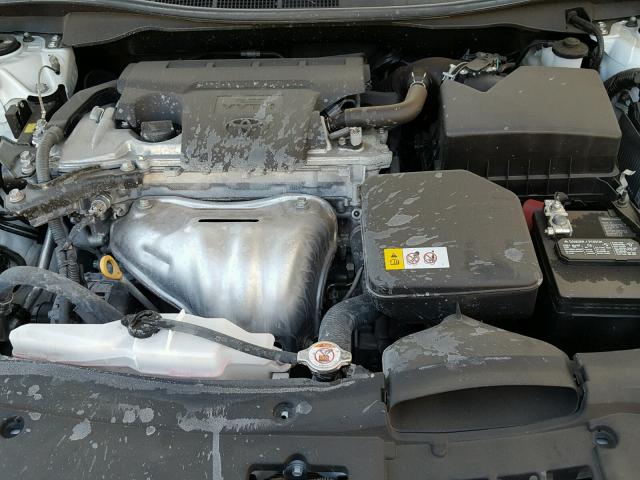 4T1BF1FK0HU268228 - 2017 TOYOTA CAMRY LE თეთრი ფოტო 7