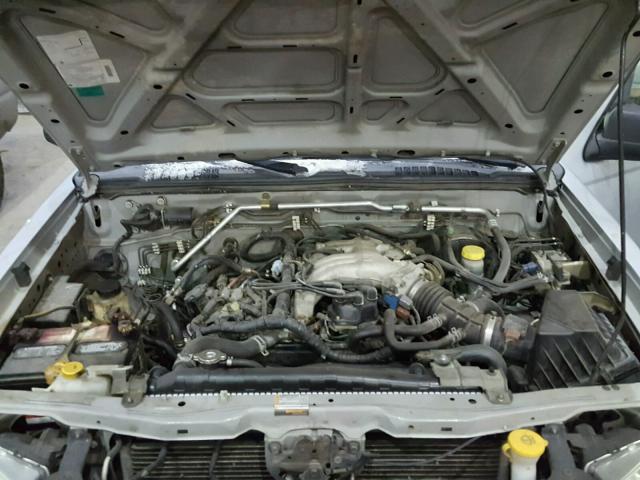 1N6ED27T62C394074 - 2002 NISSAN FRONTIER C SILVER photo 7