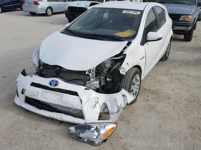 JTDKDTB33D1547012 - 2013 TOYOTA PRIUS C WHITE photo 2