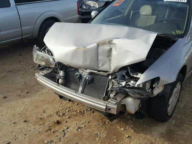 1HGCG5643XA027859 - 1999 HONDA ACCORD LX SILVER photo 9