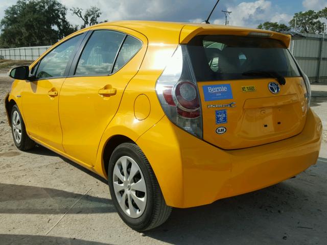 JTDKDTB35E1076210 - 2014 TOYOTA PRIUS C YELLOW photo 3