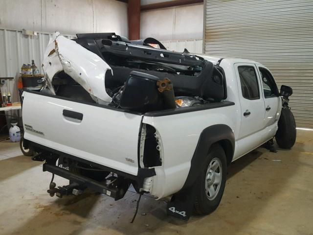 5TFLU4EN5CX039157 - 2012 TOYOTA TACOMA DOU WHITE photo 4