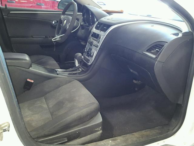 1G1ZC5EU1BF194201 - 2011 CHEVROLET MALIBU 1LT WHITE photo 5