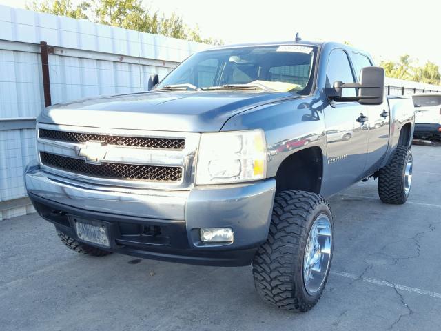 2GCEK13M771667702 - 2007 CHEVROLET SILVERADO BLUE photo 2