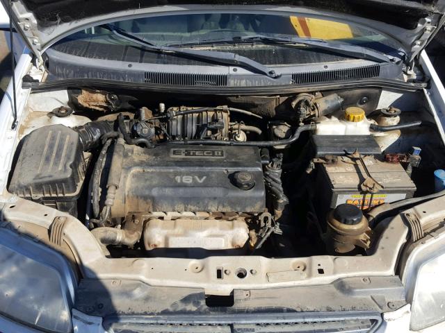 KL1TD52645B360004 - 2005 CHEVROLET AVEO BASE Biały zdjęcie 7
