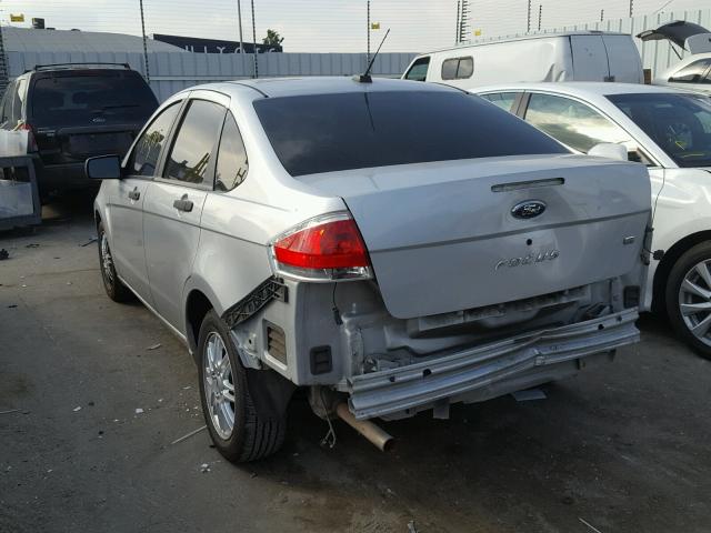 1FAHP35N19W148730 - 2009 FORD FOCUS SE SILVER photo 3