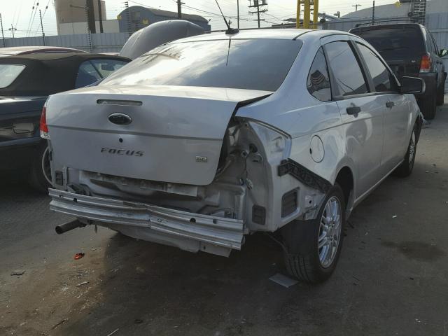 1FAHP35N19W148730 - 2009 FORD FOCUS SE SILVER photo 4