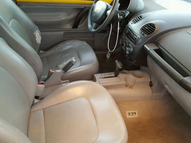 3VWCC21C7YM455412 - 2000 VOLKSWAGEN NEW BEETLE YELLOW photo 5