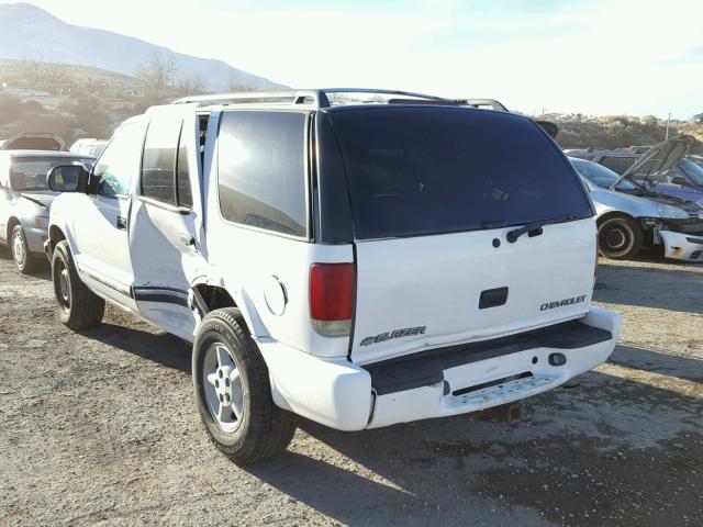 1GNDT13W7Y2359755 - 2000 CHEVROLET BLAZER WHITE photo 3