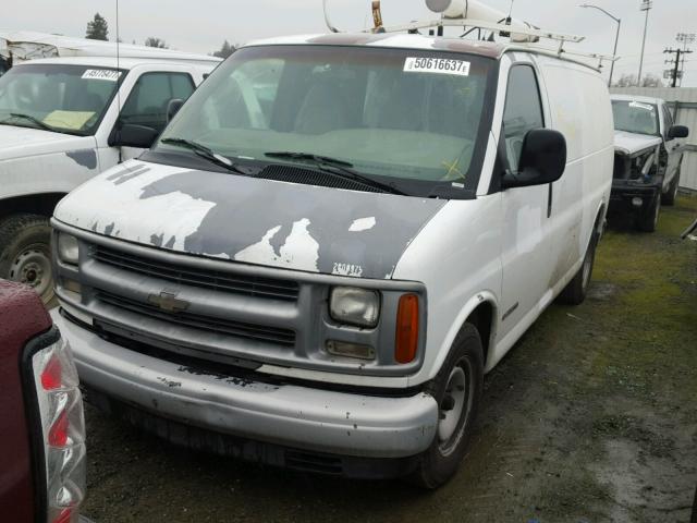 1GCFG25WXX1150099 - 1999 CHEVROLET EXPRESS G2 WHITE photo 2