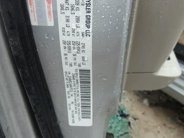 2D4RN5D14AR475721 - 2010 DODGE GRAND CARA SILVER photo 10