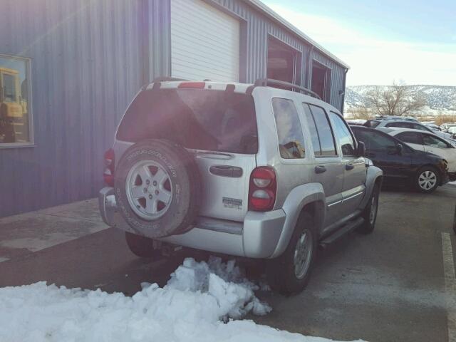 1J4GL48K46W214329 - 2006 JEEP LIBERTY SP SILVER photo 4