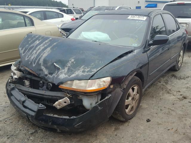 1HGCG5678YA057385 - 2000 HONDA ACCORD SE GREEN photo 2