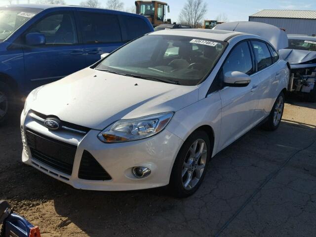 1FAHP3H20CL353546 - 2012 FORD FOCUS SEL WHITE photo 2