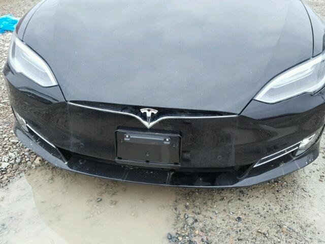 5YJSA1E17HF214221 - 2017 TESLA MODEL S GRAY photo 7