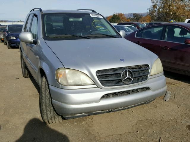 4JGAB72E6YA198794 - 2000 MERCEDES-BENZ ML 430 银色 照片 1