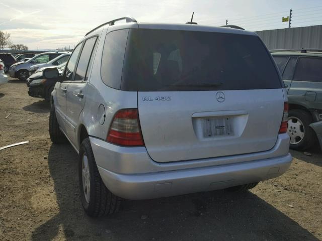 4JGAB72E6YA198794 - 2000 MERCEDES-BENZ ML 430 银色 照片 3